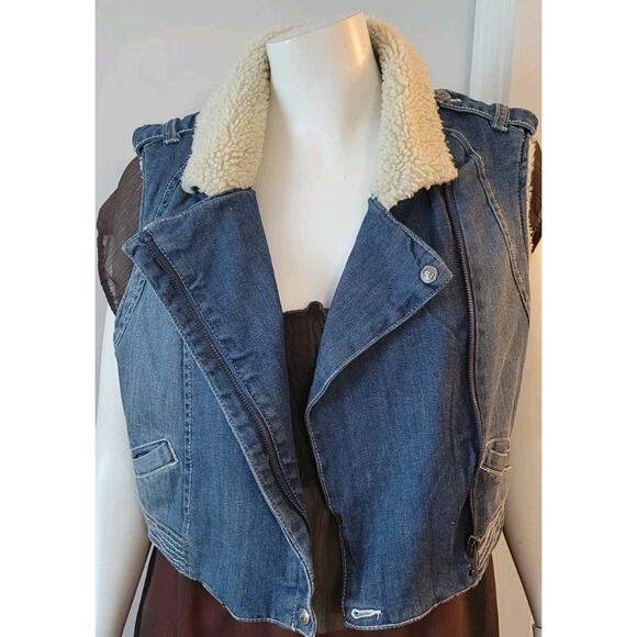 Gianni Bini Sherpa Lined Blue Jean Vest Womans Sz. L Asymmetric Zip Up Biker - Picture 1 of 15